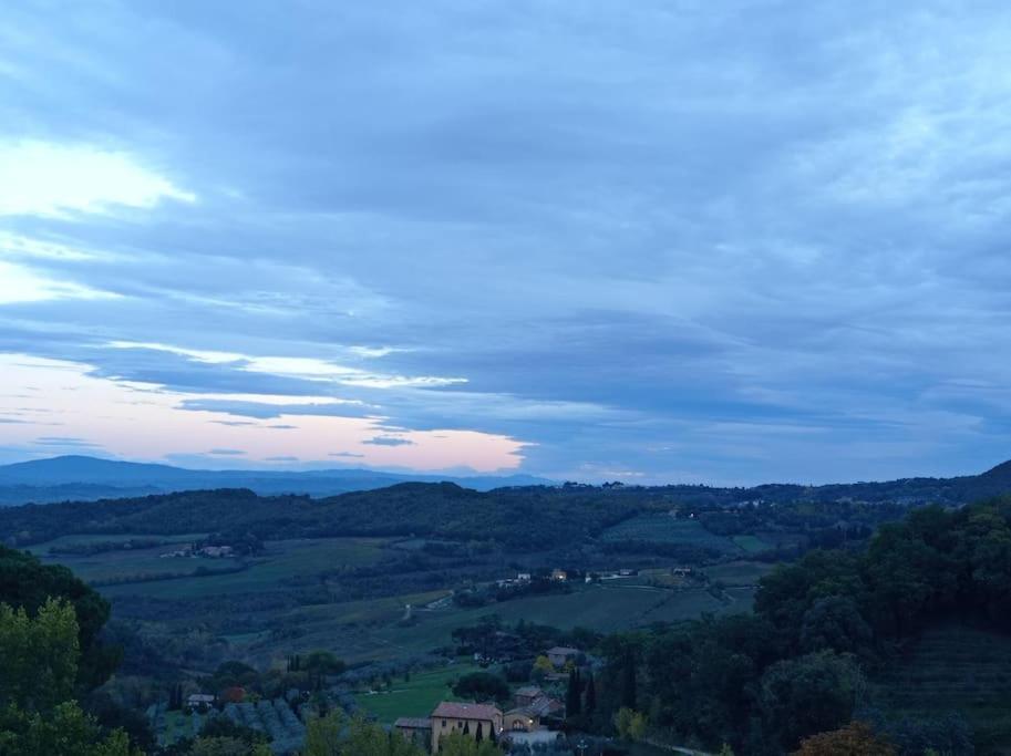 Splendido Ampio Appartamento A Montepulciano Bagian luar foto