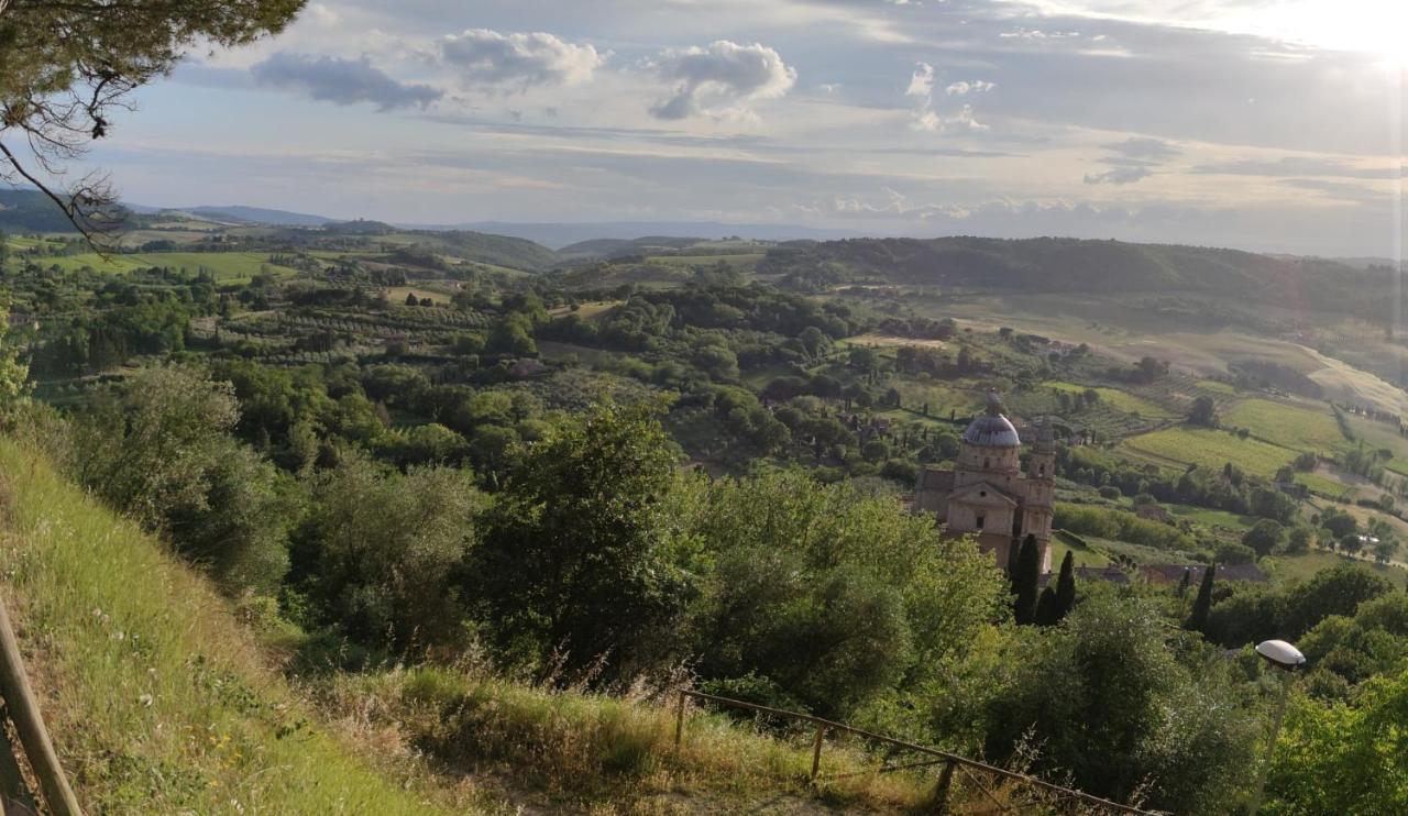 Splendido Ampio Appartamento A Montepulciano Bagian luar foto
