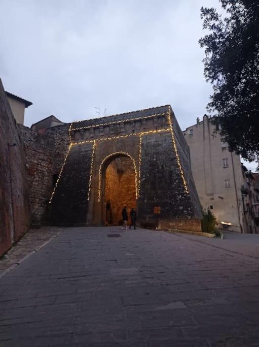 Splendido Ampio Appartamento A Montepulciano Bagian luar foto